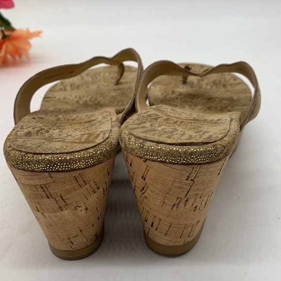 Stuart Weitzman gold wedge thong sandals size 7 MCW4035B - Picture 5 of 10